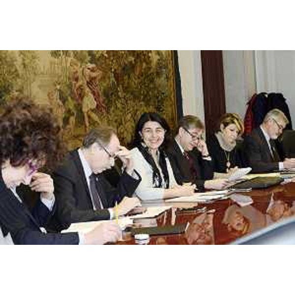 Gli assessori regionali Loredana Panariti (Lavoro), Gianni Torrenti (Cultura), Mariagrazia Santoro (Infrastrutture), Francesco Peroni (Finanze), Maria Sandra Telesca (Salute) e Paolo Panontin (Autonomie locali) durante la riunione della Giunta del Friuli Venezia Giulia - Trieste 12/02/2016