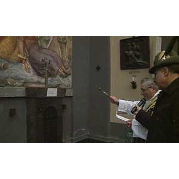 Don Tarcisio Puntel durante la celebrazione del centenario della morte di Maria Plozner Mentil, portatrice carnica della Grande Guerra, nel Tempio Ossario di Timau - Paluzza (UD) 16/02/2016