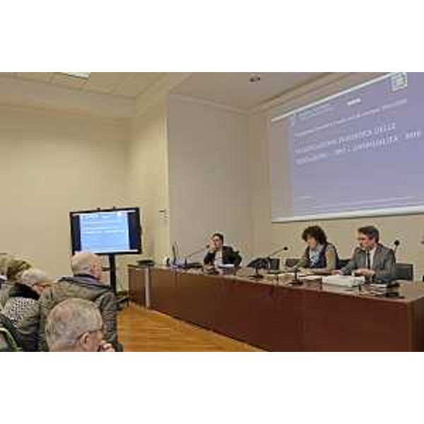Loredana Panariti (Assessore regionale Lavoro, Formazione, Istruzione, Pari Opportunità, Politiche giovanili, Ricerca e Università) al Tavolo regionale di Concertazione per la Pianificazione Periodica delle Operazioni (PPO) del Fondo Sociale Europeo (FSE), nella sede della Regione Friuli Venezia Giulia - Trieste 18/02/2016