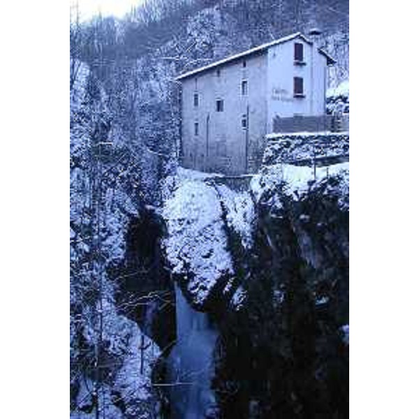 La Vecchia Osteria Ponte Molassa in Valcellina in comune di Andreis (Pordenone). Foto: Archivio del Corpo forestale regionale - Marco Pradella