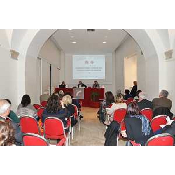Tonino Aceti (Coordinatore nazionale Tribunale Diritti Malato Cittadinanzattiva), Fabio Tricoli (Caporedattore sede Roma Mediaset News) e Maria Sandra Telesca (Assessore regionale Salute, Integrazione socio-sanitaria, Politiche sociali e Famiglia) alla presentazione del Rapporto 2015 dell'Osservatorio civico sul Federalismo in Sanità, nella Sala Capranichetta - Roma 23/02/2016