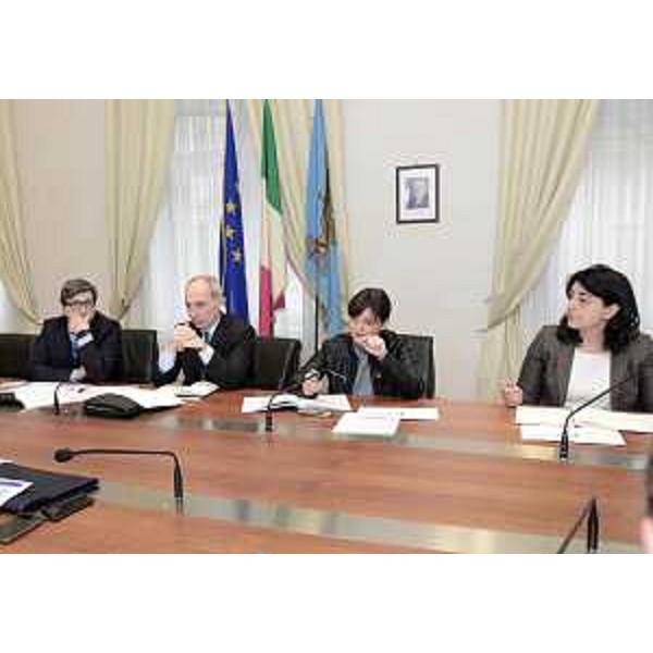 Maurizio Castagna (Presidente e amministratore delegato Autovie Venete S.p.A.), Pietro Del Fabbro (Presidente Friulia S.p.A.), Debora Serracchiani (Presidente Regione Friuli Venezia Giulia) e Mariagrazia Santoro (Assessore regionale Infrastrutture e Territorio) nella sede della Regione FVG - Trieste 23/02/2016