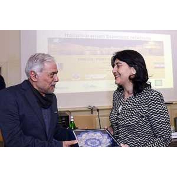 Khaled Mahjoub (Rappresentante Presidenza Repubblica Islamica Iran) e Mariagrazia Santoro (Assessore regionale Infrastrutture e Territorio) al convegno "Italian-Iranian business relations. Trieste: Port of opportunities", al Savoia Excelsior Palace - Trieste 24/02/2016