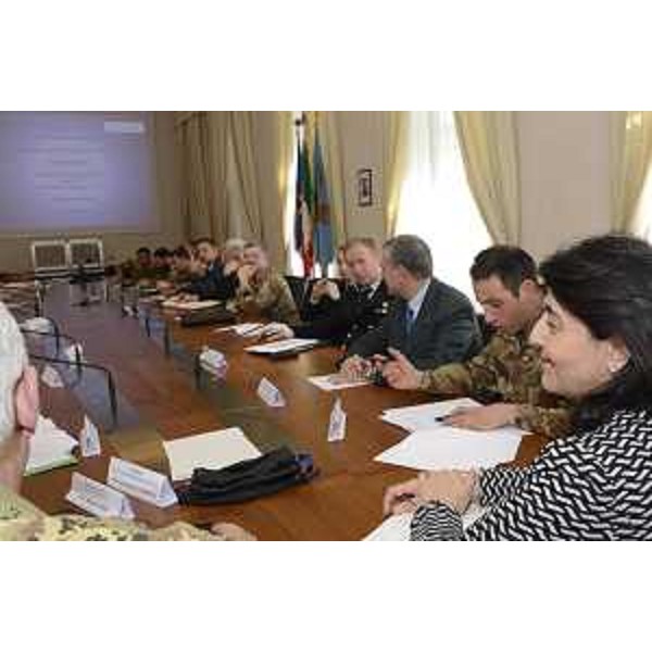 Mariagrazia Santoro (Assessore regionale Infrastrutture e Territorio) al Tavolo della firma dei Disciplinari d'uso per i poligoni militari, nel Palazzo della Regione FVG - Trieste 24/02/2016