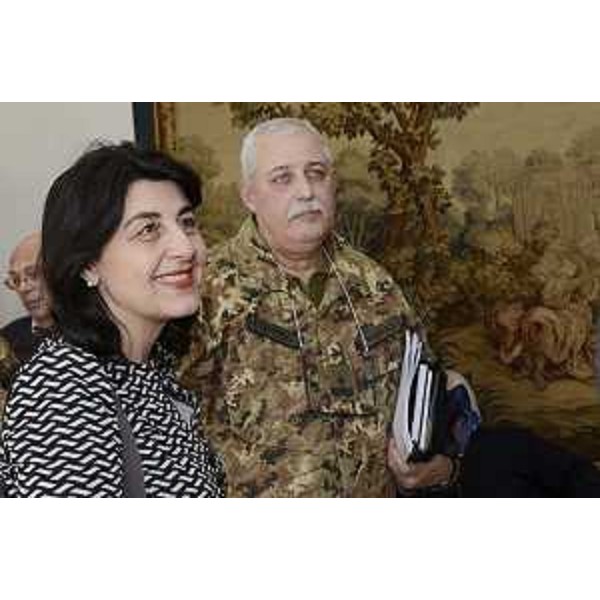 Mariagrazia Santoro (Assessore regionale Infrastrutture e Territorio) e Alessandro Guarisco (Comandante militare Esercito Italiano in FVG), nel Palazzo della Regione FVG - Trieste 24/02/2016