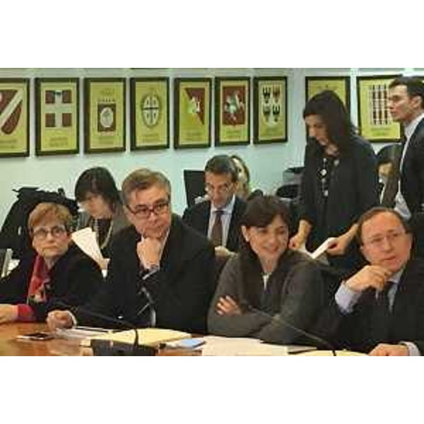 Francesco Peroni (Assessore regionale Finanze, Patrimonio, Coordinamento e Programmazione Politiche economiche e comunitarie) e Debora Serracchiani (Presidente Regione Friuli Venezia Giulia) alla seduta straordinaria della Conferenza delle Regioni e delle Province autonome - Roma 25/02/2016
