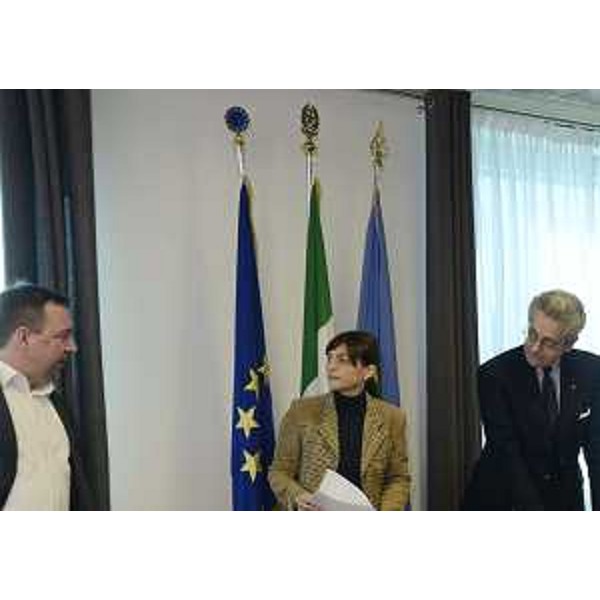 Cristiano Tiussi (Direttore Fondazione Aquileia), Debora Serracchiani (Presidente Regione Friuli Venezia Giulia) e Antonio Zanardi Landi (Presidente Fondazione Aquileia) alla conferenza stampa di bilancio della mostra "Il Bardo ad Aquileia" - Udine 01/03/2016