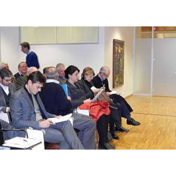 Gli assessori regionali Mariagrazia Santoro (Infrastrutture e Territorio) e Maria Sandra Telesca (Salute) all'incontro con i sindaci dei Comuni interessati dagli accessi al Tagliamento per la transumanza - Udine 03/03/2016