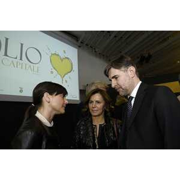 Debora Serracchiani (Presidente Regione Friuli Venezia Giulia) e Andrea Olivero (Viceministro Politiche Agricole, Alimentari e Forestali) all'inaugurazione della decima edizione di Olio Capitale, in Stazione Marittima - Trieste 05/03/2016