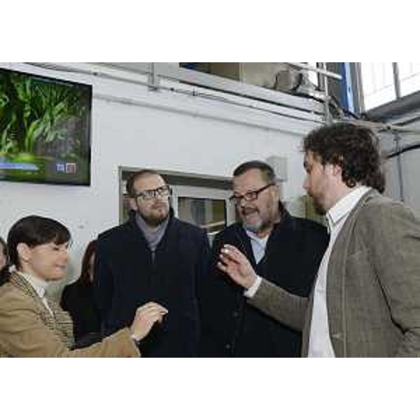 Debora Serracchiani (Presidente Regione Friuli Venezia Giulia), Davide e Antonio Maria Bardelli (Partner finanziari) e Davide Cuttini (Amministratore Adron Technology S.r.l.) alla Adron Technology S.r.l. - Mels di Colloredo 07/03/2016