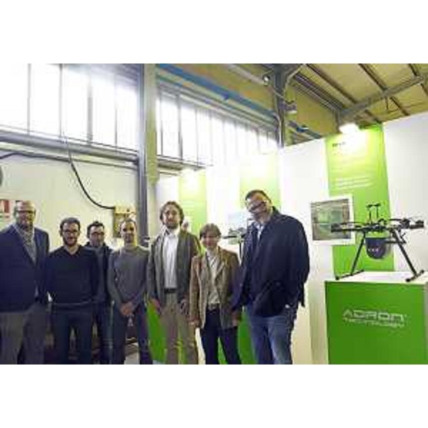 Debora Serracchiani (Presidente Regione Friuli Venezia Giulia), con Davide e Antonio Maria Bardelli (Partner finanziari) e Davide Cuttini (Amministratore Adron Technology S.r.l.), alla Adron Technology S.r.l. - Mels di Colloredo 07/03/2016