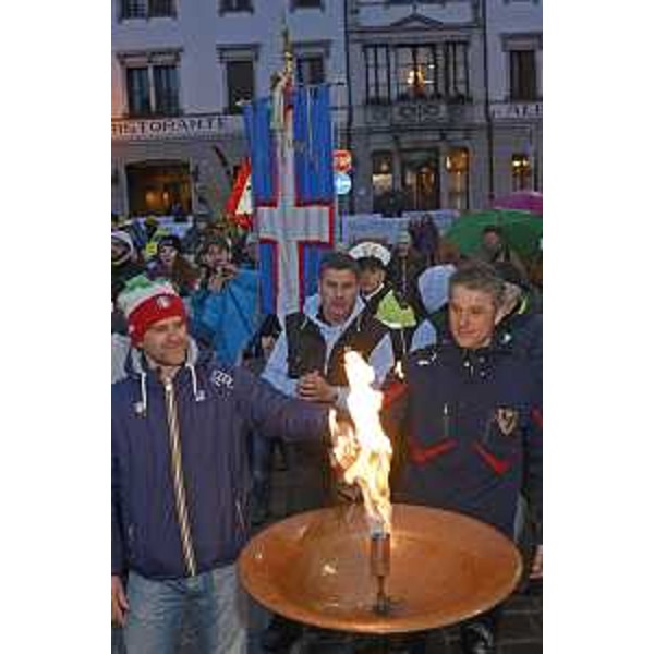 Roberto Cecon (Allenatore Sci nordico, ex saltatore sci) e Silvio Fauner (Allenatore Sci nordico, ex fondista) alla cerimonia di apertura delle finali nazionali dei Campionati studenteschi degli Sport invernali, in piazza XX Settembre - Tolmezzo 08/03/2016
