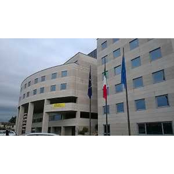 Lo striscione dell'iniziativa "Verità per Giulio Regeni", proposta dalla Famiglia Regeni e da Amnesty International Italia, sul Palazzo della Regione autonoma Friuli Venezia Giulia in via Sabbadini 31 - Udine 09/03/2016