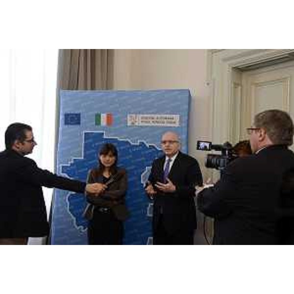 Debora Serracchiani (Presidente Regione Friuli Venezia Giulia) e Philip T. Reeker (Console generale Stati Uniti d'America / USA a Milano), nella sede della Regione FVG - Trieste 09/03/2016