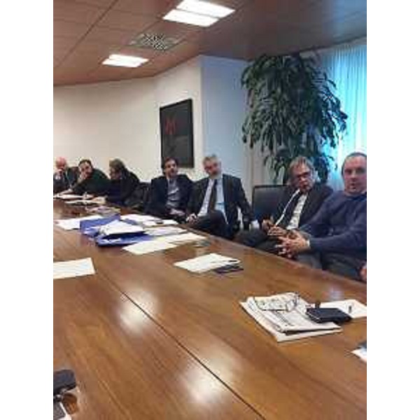 Vincenzo Martines (Presidente V Commissione consiliare) e Paolo Panontin (Assessore regionale Autonomie locali e Coordinamento Riforme) all'incontro con i presidenti di ANCI e UNCEM e i capigruppo consiliari per la definizione delle modalità di attivazione del Tavolo politico sul ddl 136 - Udine 10/03/2016