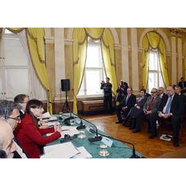 Debora Serracchiani (Presidente Regione Friuli Venezia Giulia) al Tavolo dell'Accordo tra Elettra Sincrotrone Trieste e Institute for Research in Fundamental Sciences (IPM) Teheran, nella sede della Regione FVG in piazza Unità d'Italia - Trieste 11/03/2016