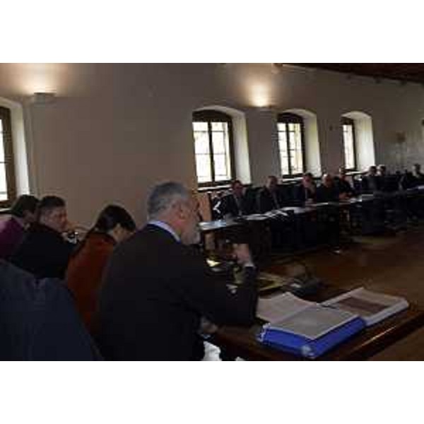 Debora Serracchiani (presidente Friuli Venezia Giulia) e Paolo Panontin (assessore Autonomie locali) all'incontro con gli undici sindaci della UTI del Torre - Tarcento 12/03/2016