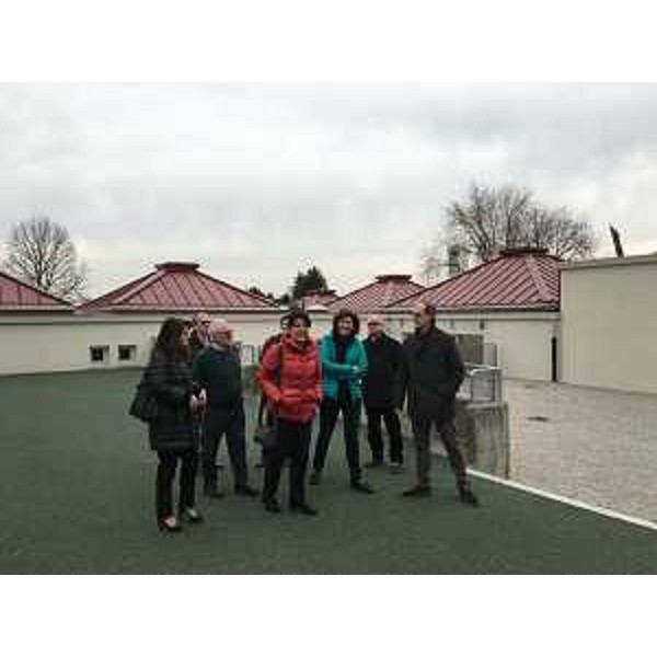 Mariagrazia Santoro (assessore regionale Infrastrutture e Territorio), Raffaella Paladin (sindaco Majano) e gli amministratori comunali durante il sopralluogo alla conclusione del primo lotto dei lavori di ristrutturazione del complesso scolastico del Centro Studi di Majano – Majano 15/03/2016