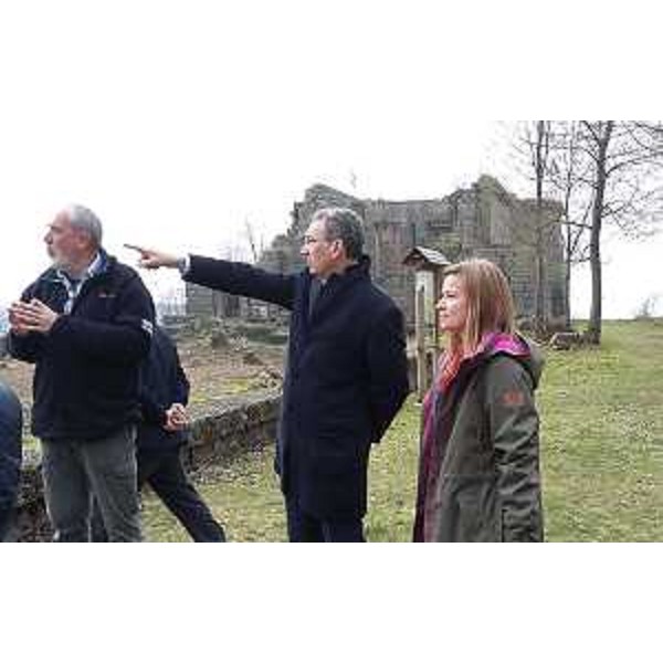 Mauro Vita (Progettista), Sergio Bolzonello (Vicepresidente Regione FVG e assessore Turismo) e Debora Del Basso (Sindaco Pinzano) presso il Sacrario Germanico - Pinzano al Tagliamento 21/03/2016