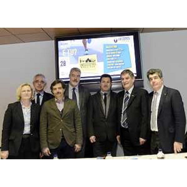 Vincenzo Martines (Presidente V COmmissione consiliare), Paolo Panontin (Assessore regionale Autonomie locali e Protezione civile) e Franco Iacop (Presidente Consiglio regionale) alla presentazione della quarta edizione dell'UNESCO Cities Marathon (Cividale-Palmanova-Aquileia 28 marzo 2016) - Udine 21/03/2016