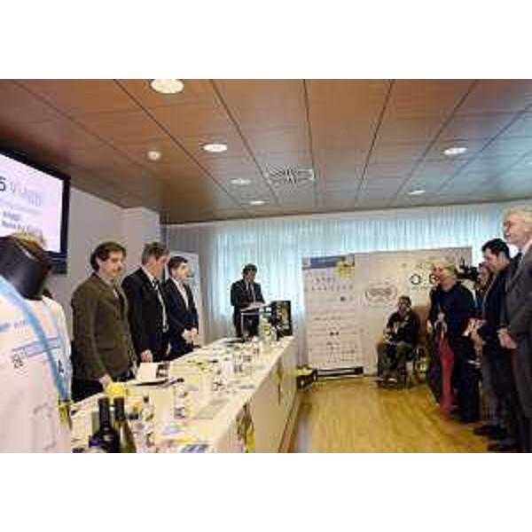 Un minuto di silenzio per i giovani morti ieri nell'incidente stradale in Catalogna e per la Giornata della Memoria e dell'Impegno in ricordo delle vittime innocenti delle mafie, alla presentazione della quarta edizione dell'UNESCO Cities Marathon (Cividale-Palmanova-Aquileia 28 marzo 2016) - Udine 21/03/2016