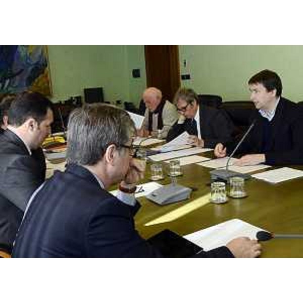 Franco Iacop (Presidente Consiglio regionale) e Francesco Peroni (Assessore regionale Finanze, Patrimonio, Coordinamento e Programmazione Politiche economiche e comunitarie) al Tavolo della Giunta per le nomine, riunita per il parere sulla proposta di nomina alla carica di presidente del Comitato di gestione (articolo 10 legge regionale 2/2012) del Fondo di rotazione per le imprese e della sezione di garanzia del Fondo di sviluppo - Trieste 22/03/2016