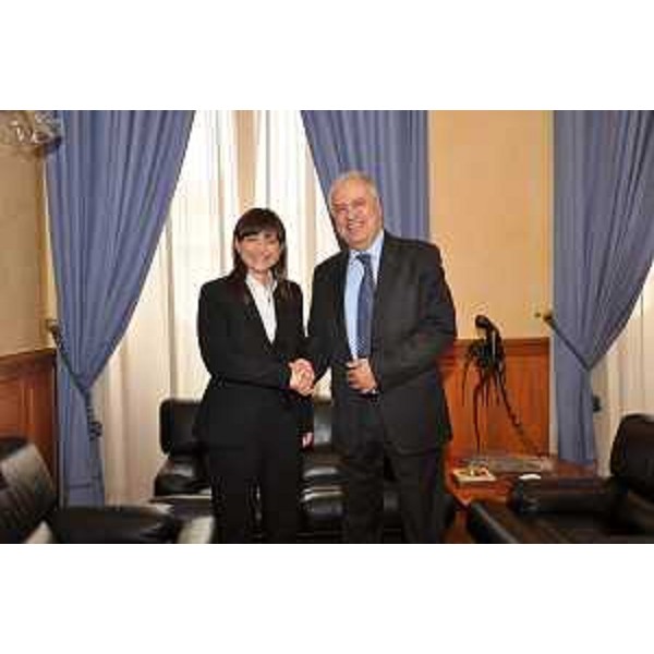 Debora Serracchiani (Presidente Regione Friuli Venezia Giulia) e Hassan Abou Ayoub (Ambasciatore straordinario e plenipotenziario Regno Marocco a Roma) nella sede della Regione FVG - Roma 23/03/2016