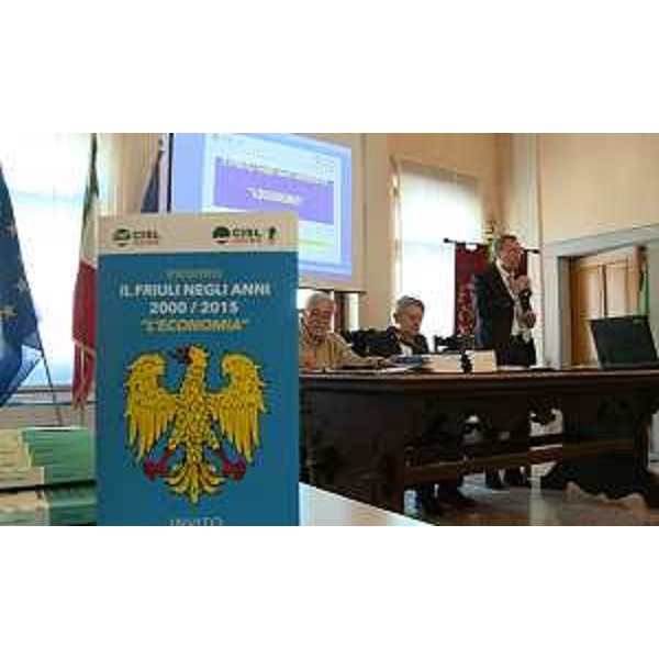Sergio Bolzonello (Vicepresidente Regione FVG e assessore Attività produttive, Turismo e Cooperazione) all'incontro "Il Friuli negli anni 2000-2015. L'economia" organizzato dalla CISL di Udine, nel Salone d'onore del Municipio - Palmanova 24/03/2016