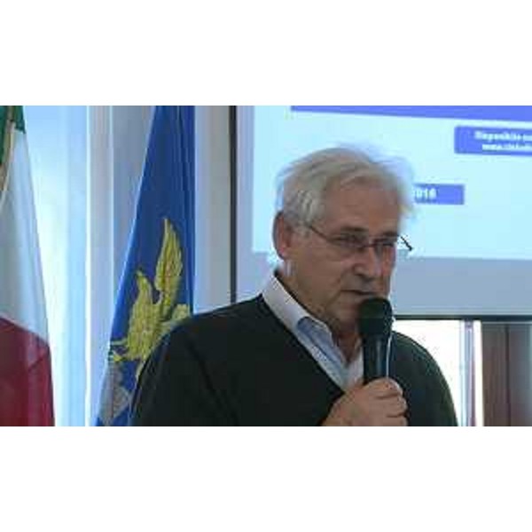 Ennio Toniutti (Segretario generale FNP CISL Udine) all'incontro "Il Friuli negli anni 2000-2015. L'economia" organizzato dalla CISL di Udine, nel Salone d'onore del Municipio - Palmanova 24/03/2016
