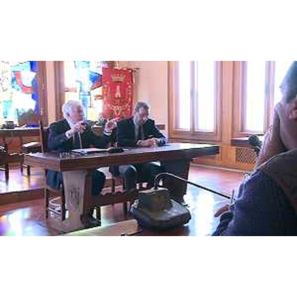 Claudio Kovatsch (Commissario straordinario Comune Grado) e Sergio Bolzonello (Vicepresidente Regione FVG e assessore Attività produttive e Turismo) alla presentazione della "variante spiagge" al Piano Regolatore Generale (PRG) del Comune, nella Sala consiliare municipale - Grado 29/03/2016
