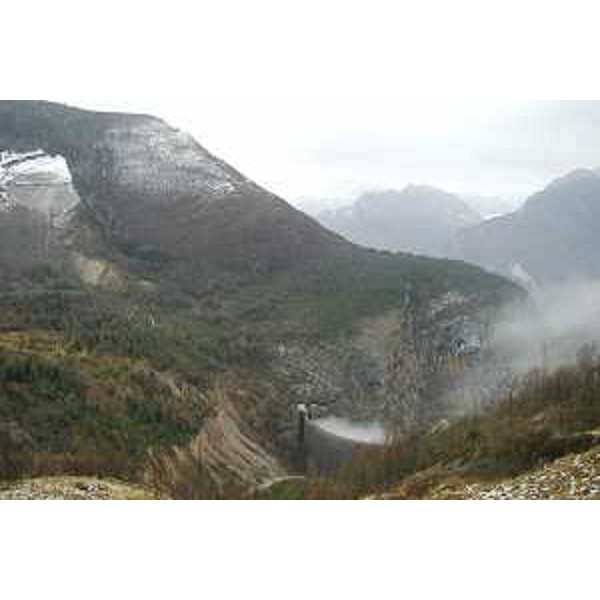 Frana e Diga in Val Vajont. Foto: Archivio del Corpo forestale regionale - Marco Pradella