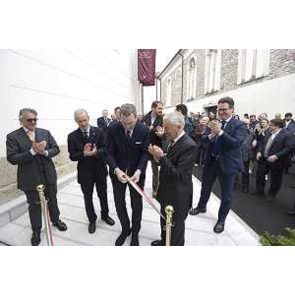 Alberto Morgante (Presidente Fondazione San Daniele), Paolo Menis (Sindaco San Daniele), Sergio Bolzonello (Vicepresidente Regione FVG e assessore Attività produttive) e Giuseppe Villani (Presidente Consorzio Prosciutto San Daniele) inaugurano la nuova sede del Consorzio del Prosciutto di San Daniele in via Ippolito Nievo 19 - San Daniele del Friuli 31/03/2016 (Foto Luca d'Agostino / Phocus Agency © 2016)