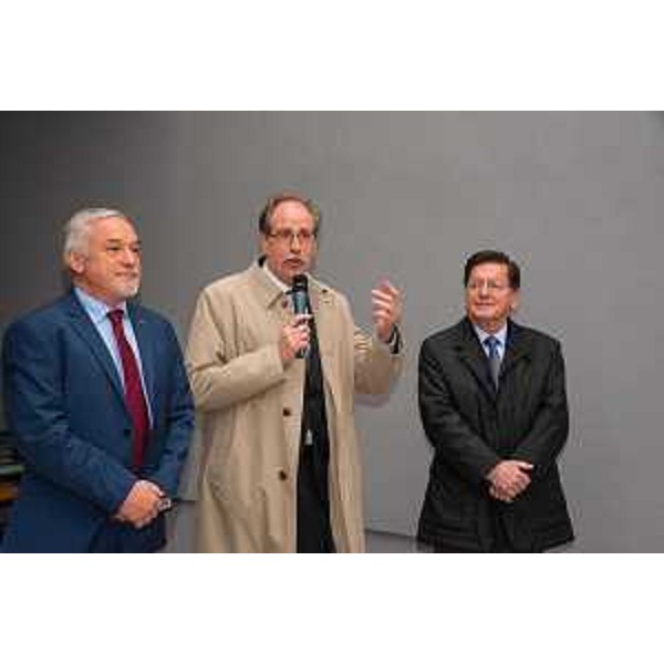 Nerio Nesladek (Sindaco Muggia), Gianni Torrenti (Assessore regionale Cultura) e Lucio Delcaro (Vicepresidente CdA Fondazione CRTrieste) all'inaugurazione della Biblioteca comunale Edoardo Guglia - Muggia 04/04/2016 (Foto Studio Sandrinelli S.r.l.)