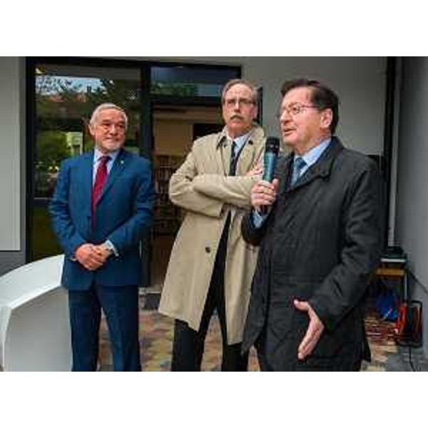 Nerio Nesladek (Sindaco Muggia), Gianni Torrenti (Assessore regionale Cultura) e Lucio Delcaro (Vicepresidente CdA Fondazione CRTrieste) all'inaugurazione della Biblioteca comunale Edoardo Guglia - Muggia 04/04/2016 (Foto Studio Sandrinelli S.r.l.)