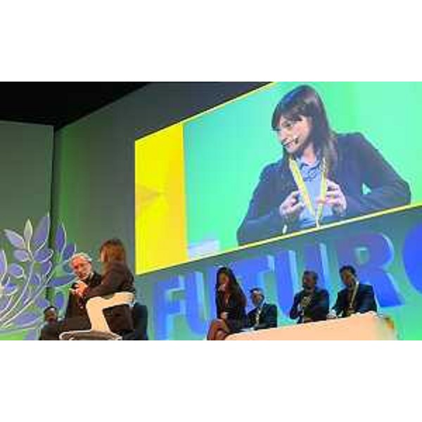 Debora Serracchiani (Presidente Regione Friuli Venezia Giulia) interviene alla manifestazione della Coldiretti al Teatro Nuovo - Udine 02/04/2016