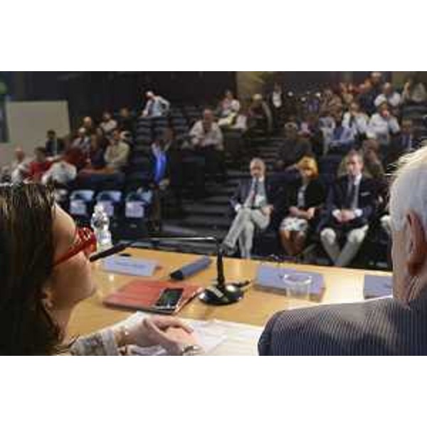 Sara Vito (Assessore regionale Ambiente ed Energia) alla presentazione dello stato di avanzamento del Piano di Azione per l'Energia Sostenibile (PAES) del Comune - Trieste 07/04/2016