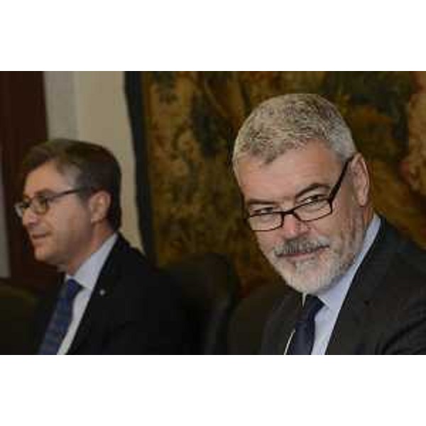 Gli assessori regionali Francesco Peroni (Finanze, Patrimonio, Coordinamento e Programmazione Politiche economiche e comunitarie) e Paolo Panontin (Autonomie locali e Coordinamento Riforme, Comparto unico, Sistemi informativi, Caccia e Risorse ittiche, delegato Protezione civile) durante la riunione della Giunta del Friuli Venezia Giulia - Trieste 08/04/2016