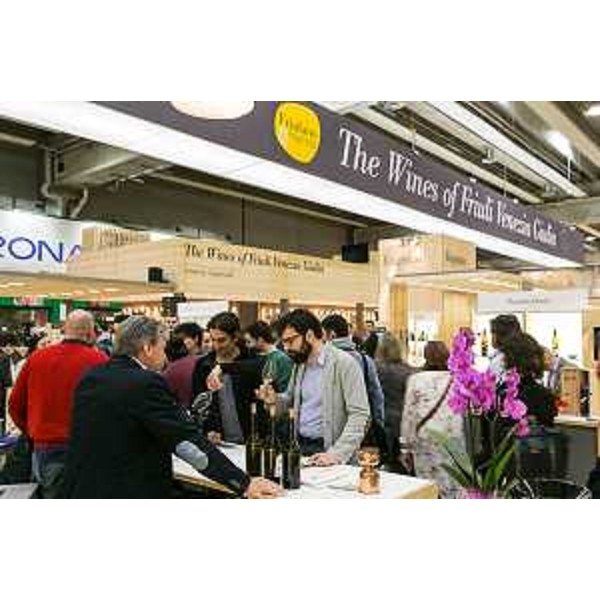 Stand del Friuli Venezia Giulia al 50° Vinitaly - Verona 10/04/2016
