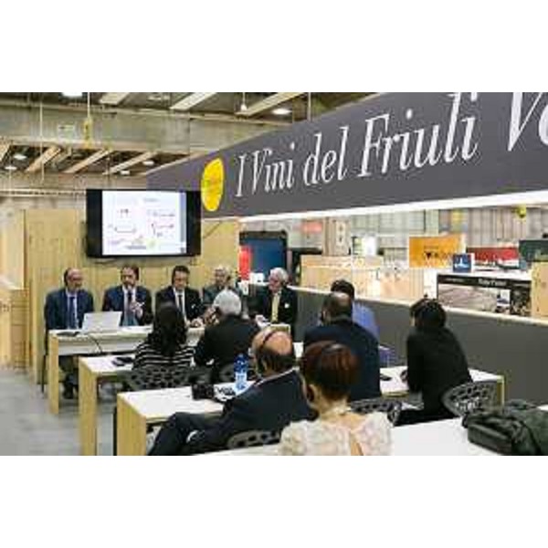 Cristiano Shaurli (Assessore regionale Risorse agricole e forestali) alla presentazione di "Italy is Eataly" nello stand del Friuli Venezia Giulia al 50° Vinitaly - Verona 10/04/2016