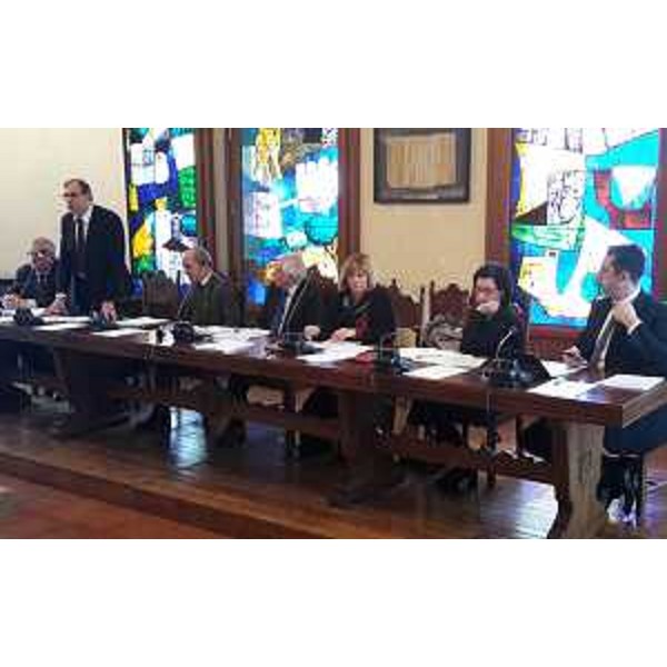 Graziano Tilatti (Presidente Confartigianato Imprese FVG), Ariano Medeot (Presidente Confartigianato Imprese Gorizia), Tiziano Arlotti (Deputato), Claudio Kovatsch (Commissario straordinario Comune Grado), Isabella De Monte (Europarlamentare), Sara Vito (Assessore regionale Ambiente ed Energia) e Gianluca Madriz (Presidente CCIAA Gorizia) in Municipio - Grado 09/04/2016