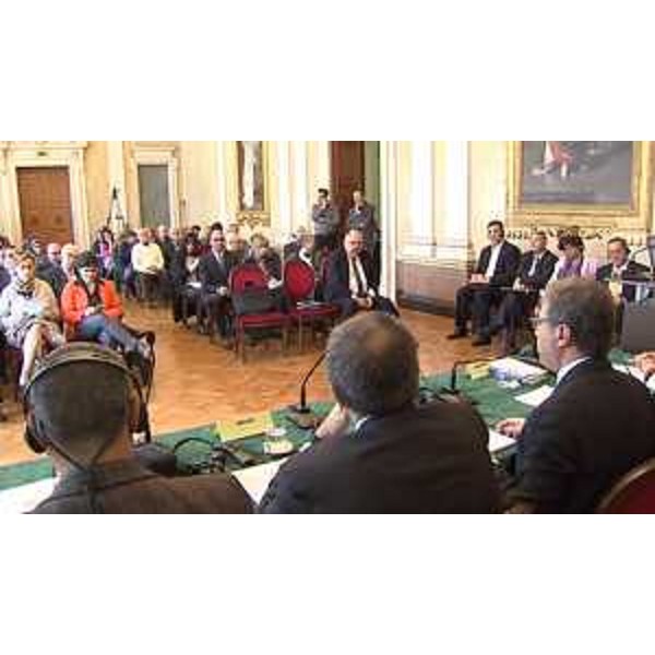 Francesco Peroni (Assessore regionale Finanze, Patrimonio, Coordinamento e Programmazione Politiche economiche e comunitarie) al forum "I processi democratici in Tunisia e le prospettive di cooperazione e sviluppo nel bacino Mediterraneo" nel Salone di Rappresentanza del Palazzo della Regione FVG - Trieste 09/04/2016