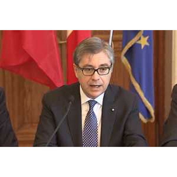 Francesco Peroni (Assessore regionale Finanze, Patrimonio, Coordinamento e Programmazione Politiche economiche e comunitarie) al forum "I processi democratici in Tunisia e le prospettive di cooperazione e sviluppo nel bacino Mediterraneo" nel Salone di Rappresentanza del Palazzo della Regione FVG - Trieste 09/04/2016