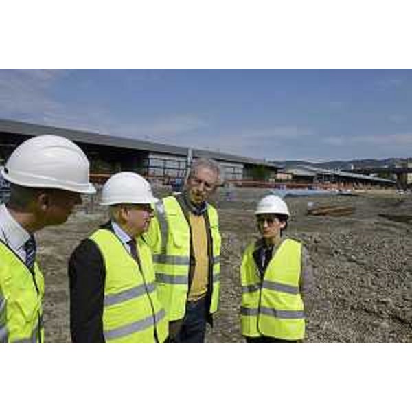 Vittorio Zollia (Vicepresidente Provincia Trieste), Umberto Laureni (Assessore Ambiente Comune Trieste) e Sara Vito (Assessore regionale Ambiente ed Energia) durante il sopralluogo al cantiere del Depuratore di Servola - Trieste 11/04/2016