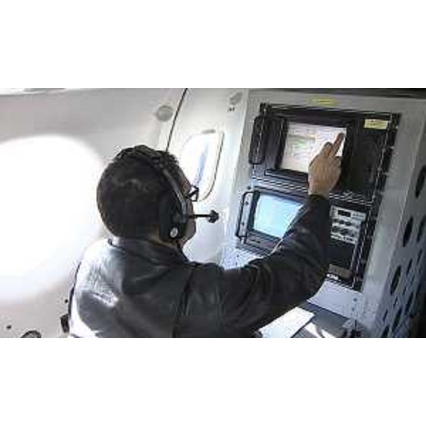 Velivolo ATR42 della Guardia Costiera per i sorvoli di telerilevamento di tetti e coperture in amianto - Ronchi dei Legionari 12/04/2016