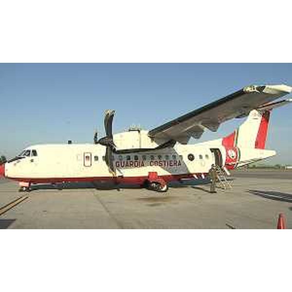Velivolo ATR42 della Guardia Costiera per i sorvoli di telerilevamento di tetti e coperture in amianto - Ronchi dei Legionari 12/04/2016