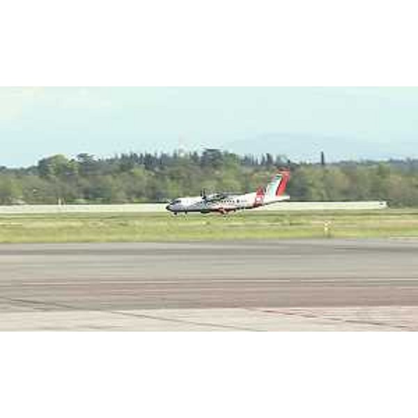 Velivolo ATR42 della Guardia Costiera per i sorvoli di telerilevamento di tetti e coperture in amianto - Ronchi dei Legionari 12/04/2016