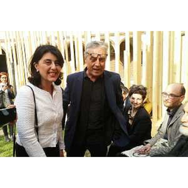 Mariagrazia Santoro (Assessore regionale Infrastrutture e Territorio) e Stefano Boeri (Architetto progettista installazione) all'inaugurazione di "Radura", nel Cortile della Farmacia Ca' Granda all'interno dell'Università Statale - Milano 12/04/2016