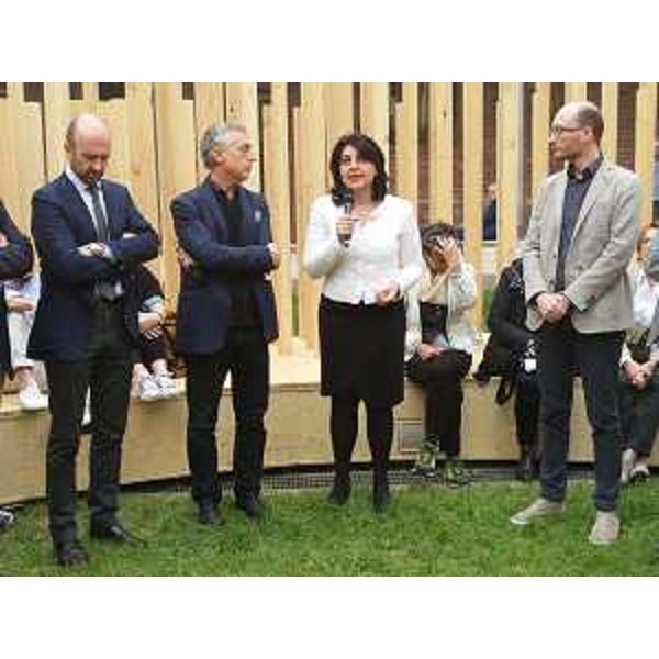 Michele Morgante (Presidente Innova FVG), Stefano Boeri (Architetto progettista installazione), Mariagrazia Santoro (Assessore regionale Infrastrutture e Territorio) e Matteo Marsilio (Presidente Filiera Legno FVG) all'inaugurazione di "Radura", nel Cortile della Farmacia Ca' Granda all'interno dell'Università Statale - Milano 12/04/2016