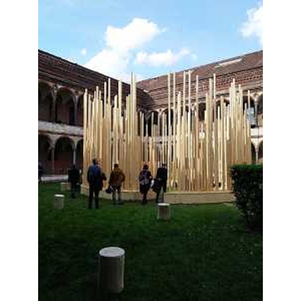 L'installazione lignea "Radura", progettata dall'architetto Stefano Boeri, nel Cortile della Farmacia Ca' Granda all'interno dell'Università Statale - Milano 12/04/2016