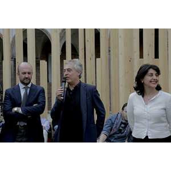 Michele Morgante (Presidente Innova FVG), Stefano Boeri (Architetto progettista installazione) e Mariagrazia Santoro (Assessore regionale Infrastrutture e Territorio) all'inaugurazione di "Radura", nel Cortile della Farmacia Ca' Granda all'interno dell'Università Statale - Milano 12/04/2016 (Foto Alessandra Atzori)